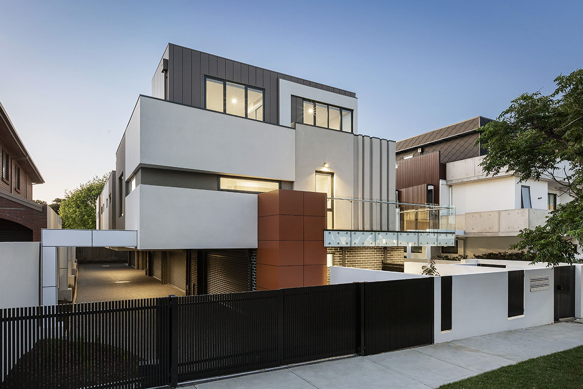 modern house facade 2021 08 27 19 27 44 utc.jpg